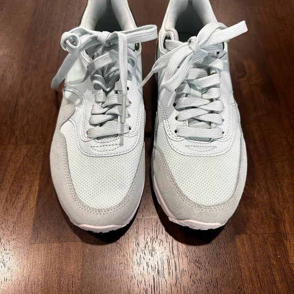 Nike Women's Air Max Running Sneakers Light Blue Size 5 - Picture 10 of 13